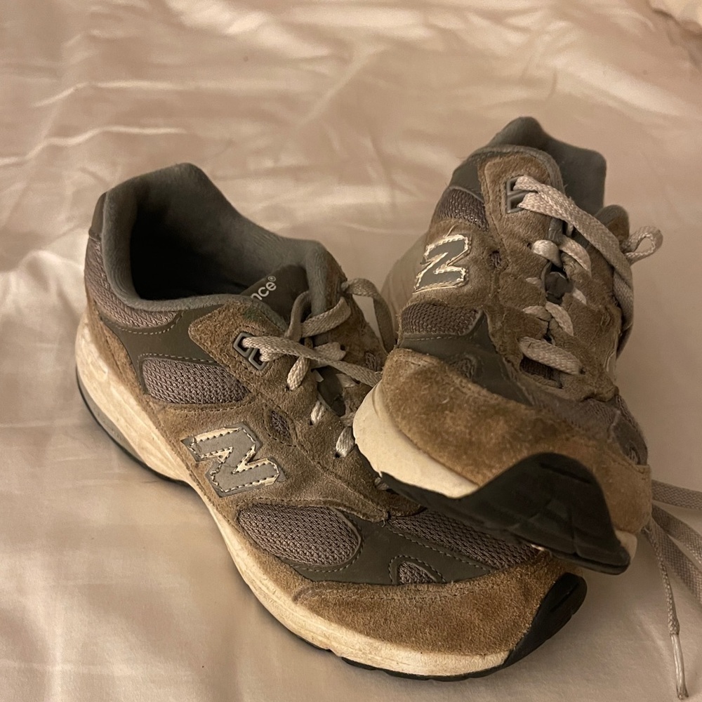 YOUTH New Balance 993